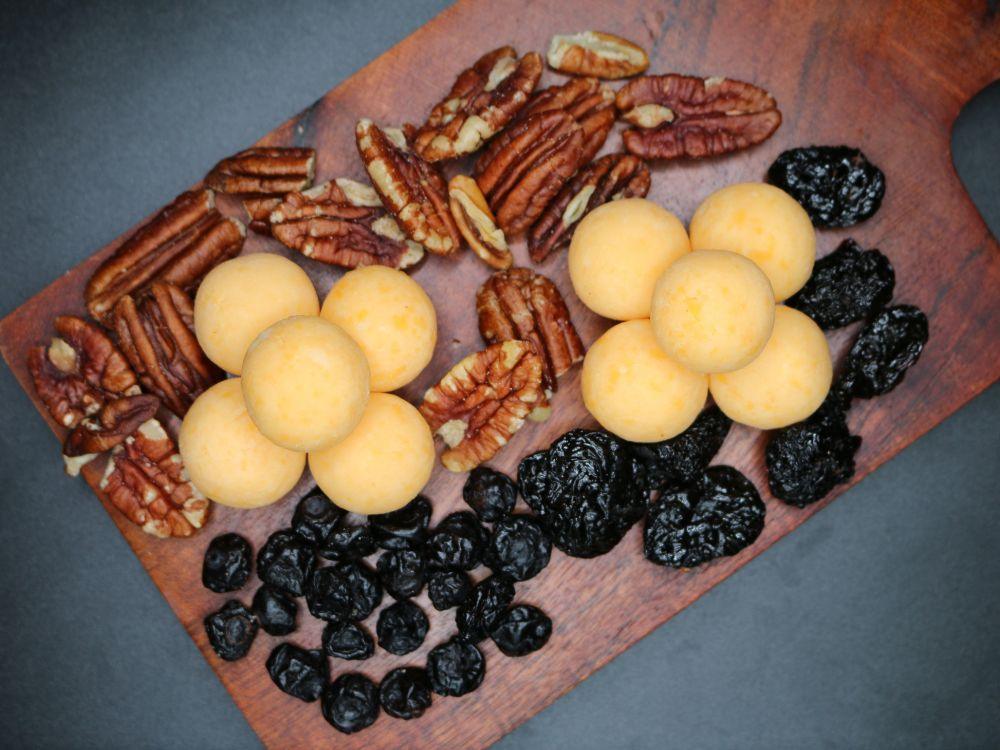 Creamy Cheddar Blend with Blueberries, Cherries & Pecans - CheeseButta - Gourmet Products